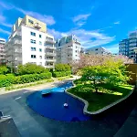 Top Floor City Center Flat With Free Parking